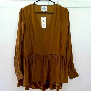 LaRoque Original v-neck 100% silk‎ Tanner Mocha babydoll top medium NWT